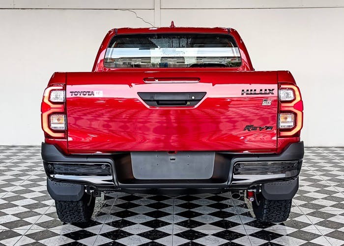
								Toyota Hilux 2025 full									